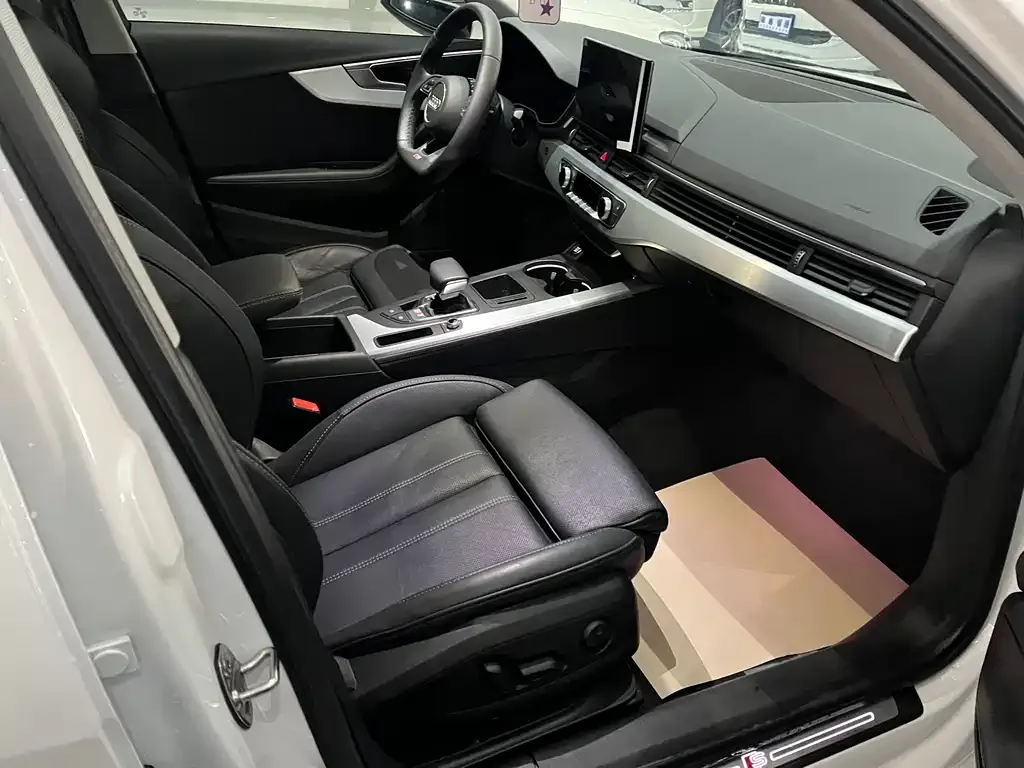 Audi A4L 2023 из CN, фото 9