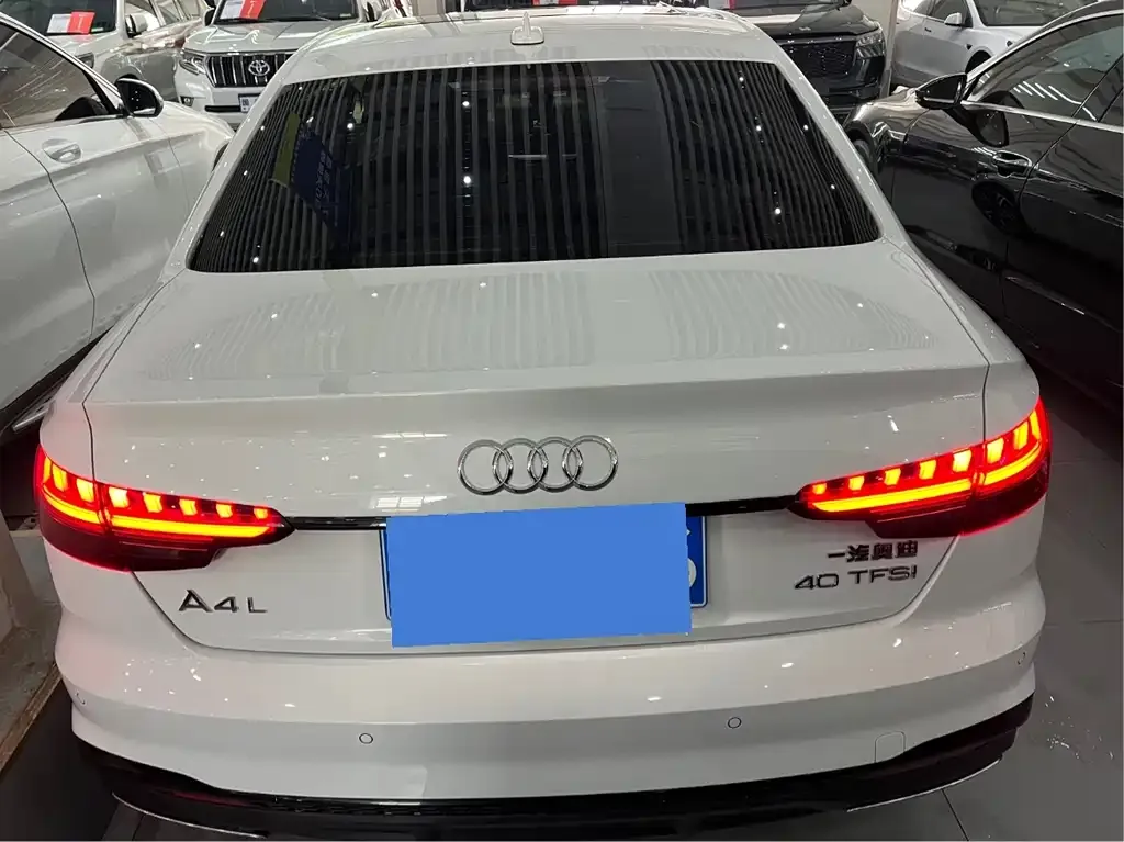 Audi A4L 2023 из CN, фото 8