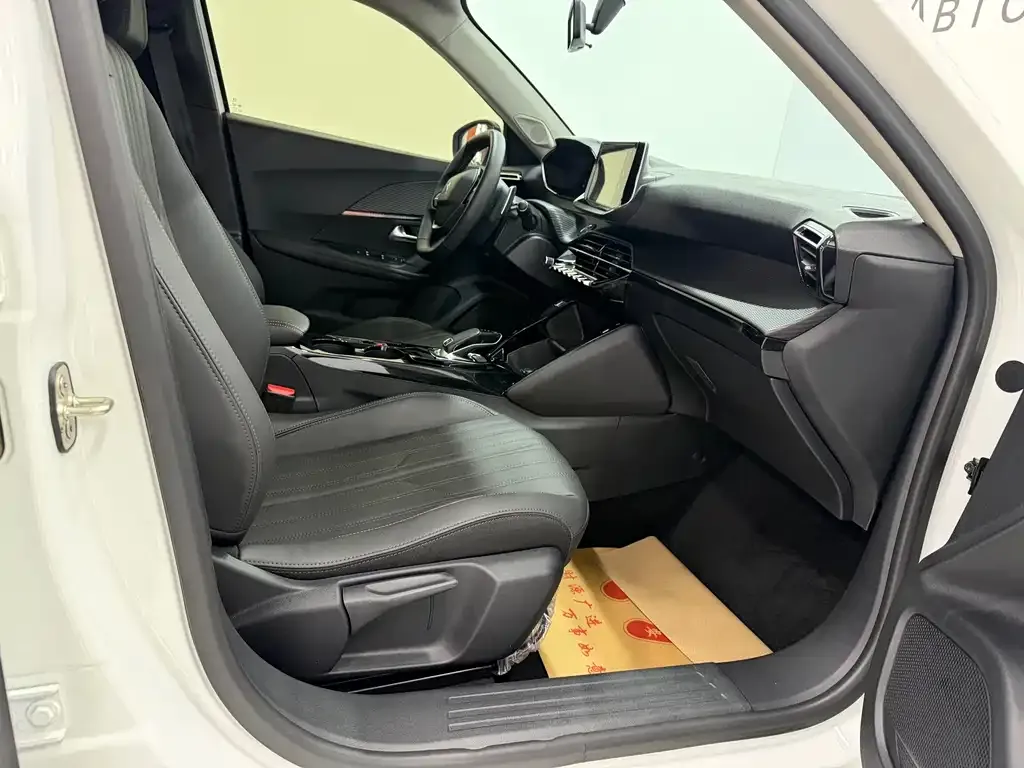 Peugeot 2008 2021 из CN, фото 4