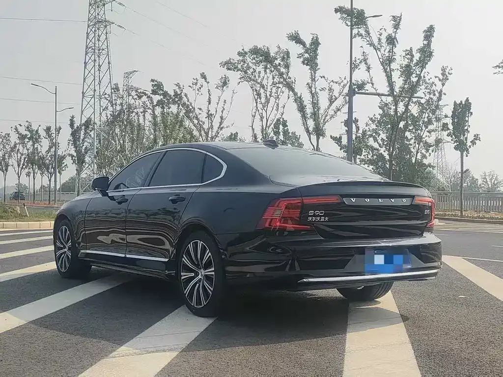 Volvo S90 — фото 9