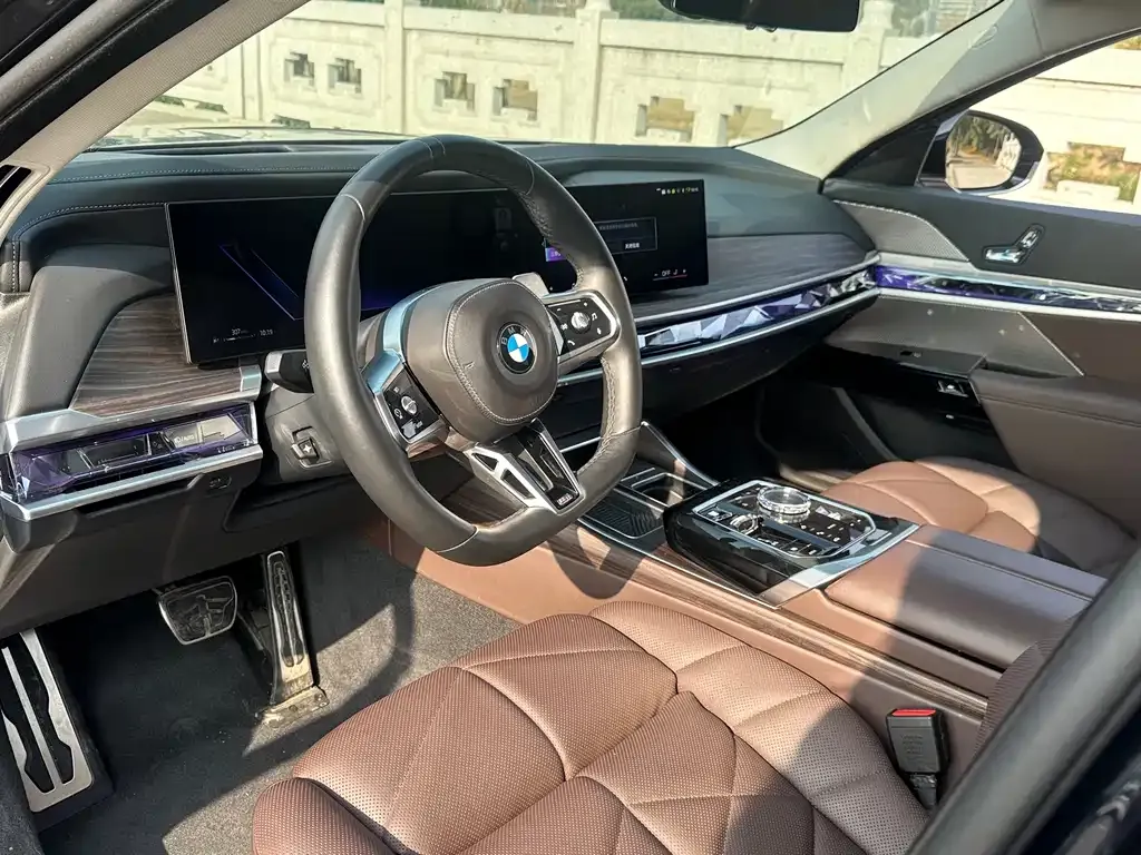 BMW 7 Series — фото 5