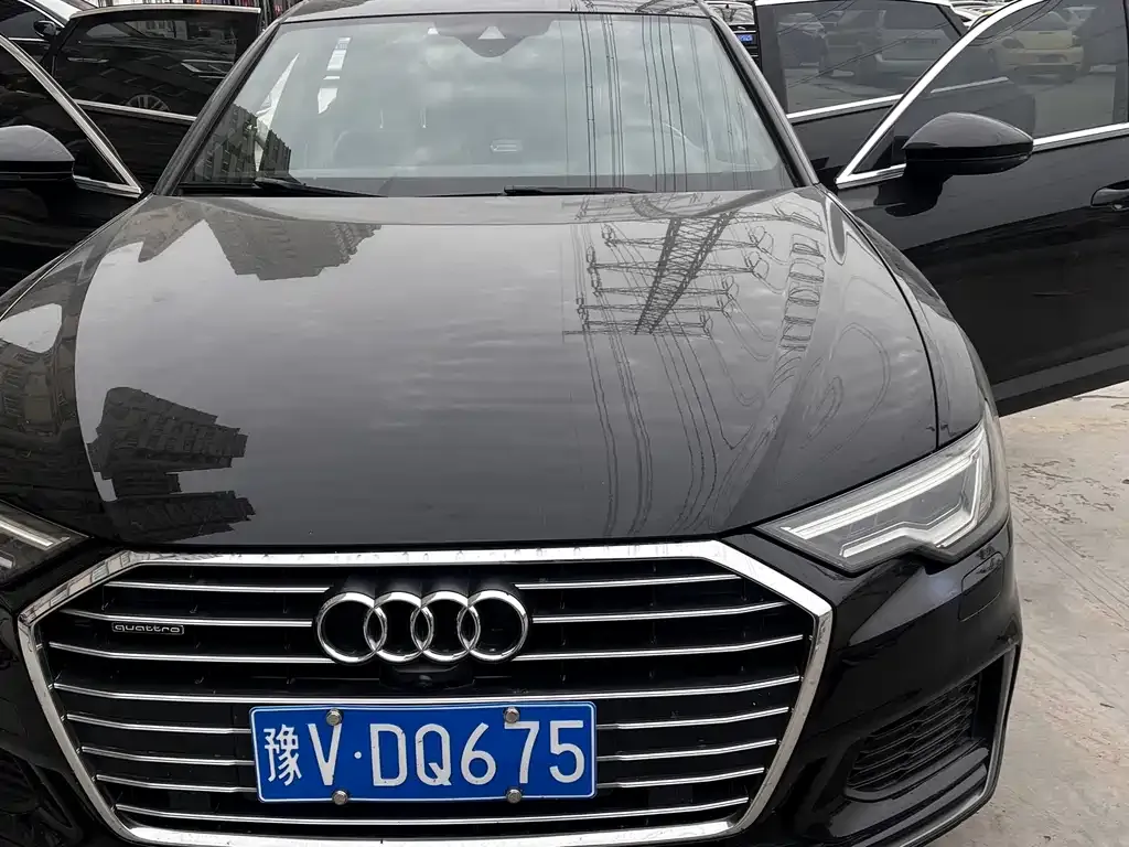 Audi A6L — фото 1