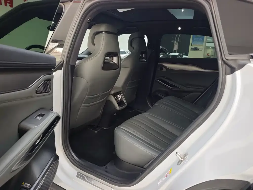BYD L EV 2025 из CN, фото 9