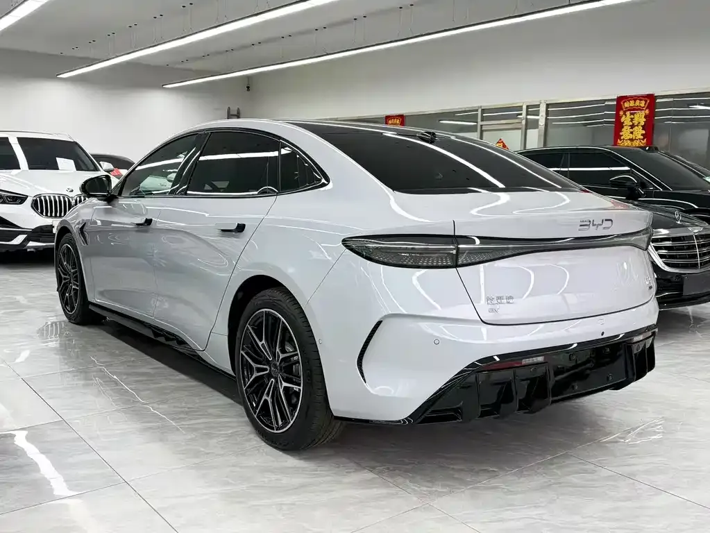 BYD Seal — фото 6