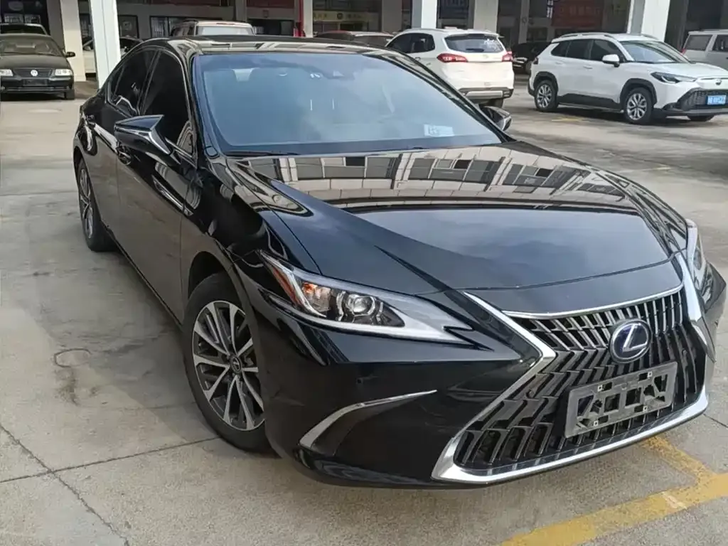 Lexus ES — фото 8