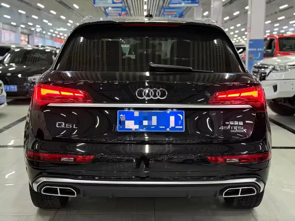 Audi Q5L — фото 5