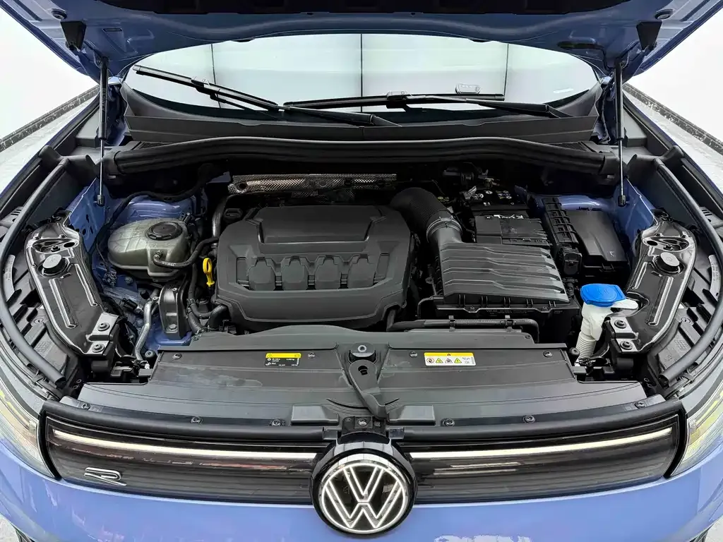 Volkswagen Tiguan L — фото 6