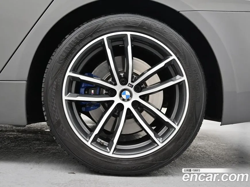 BMW 5-Series — фото 10