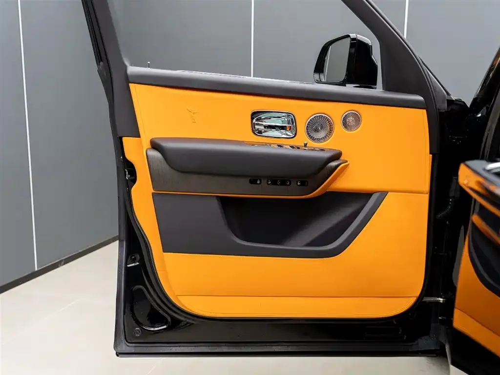 Rolls-Royce Cullinan 2023 из CN, фото 10