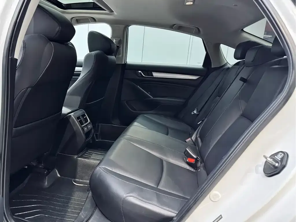 Honda Accord — фото 5