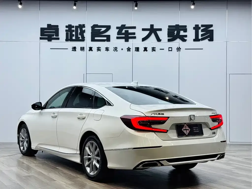 Honda Accord — фото 6
