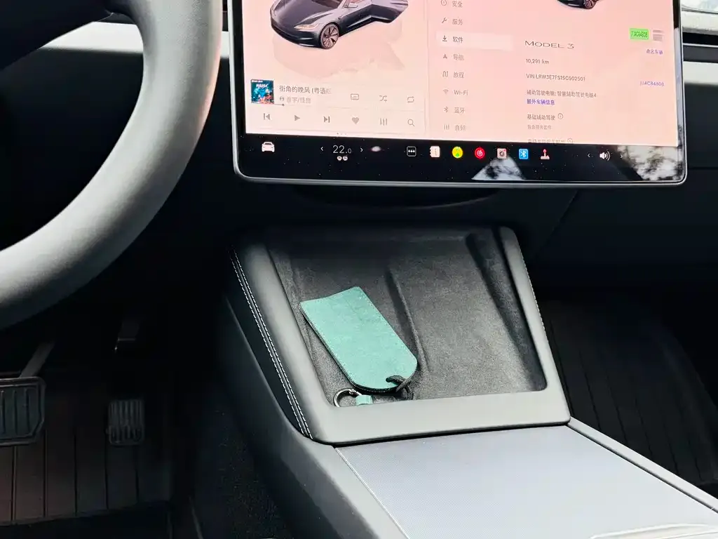 Tesla Model 3 — фото 10