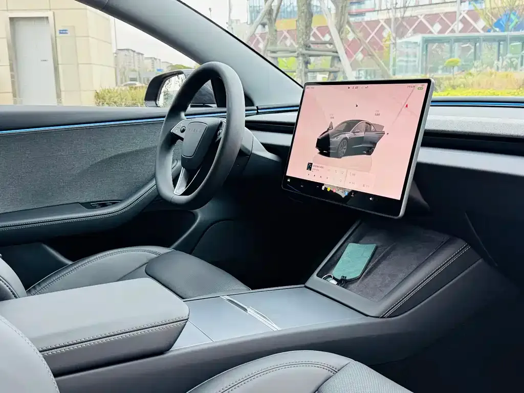 Tesla Model 3 — фото 5