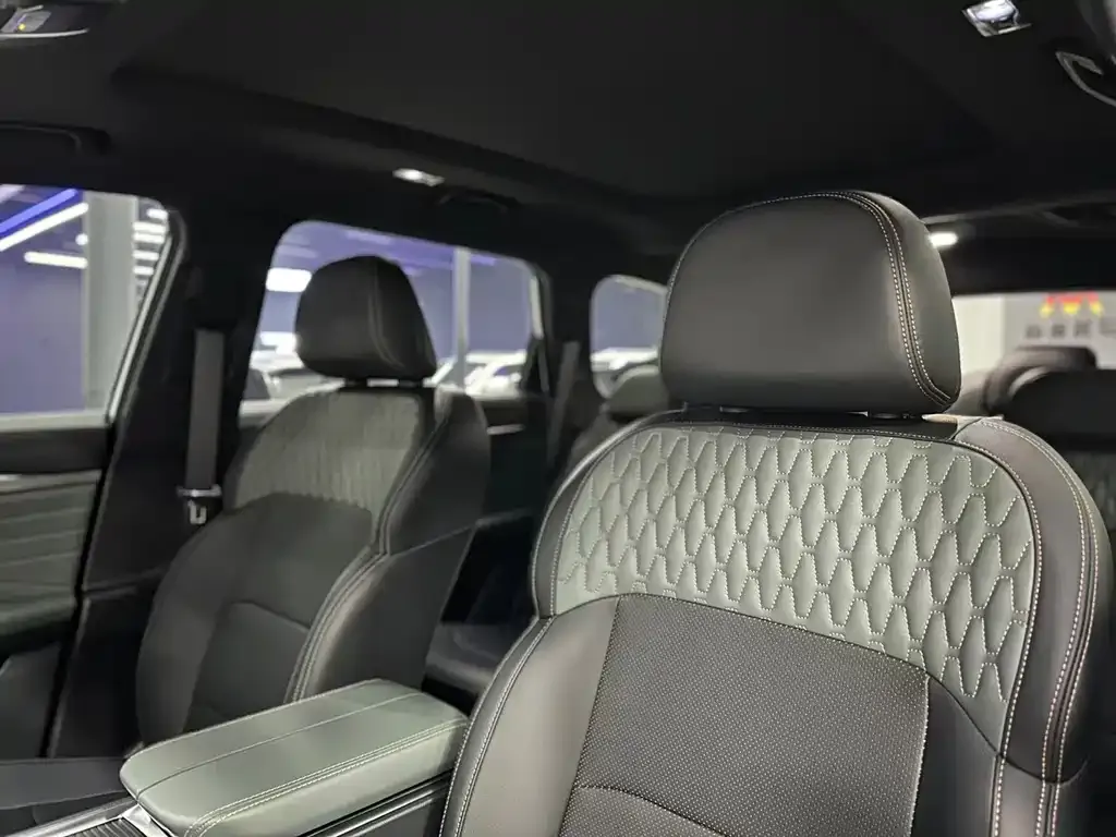 Geely Haoyue L 2024 из CN, фото 3