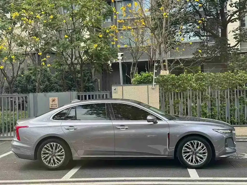 Hongqi H5 — фото 10
