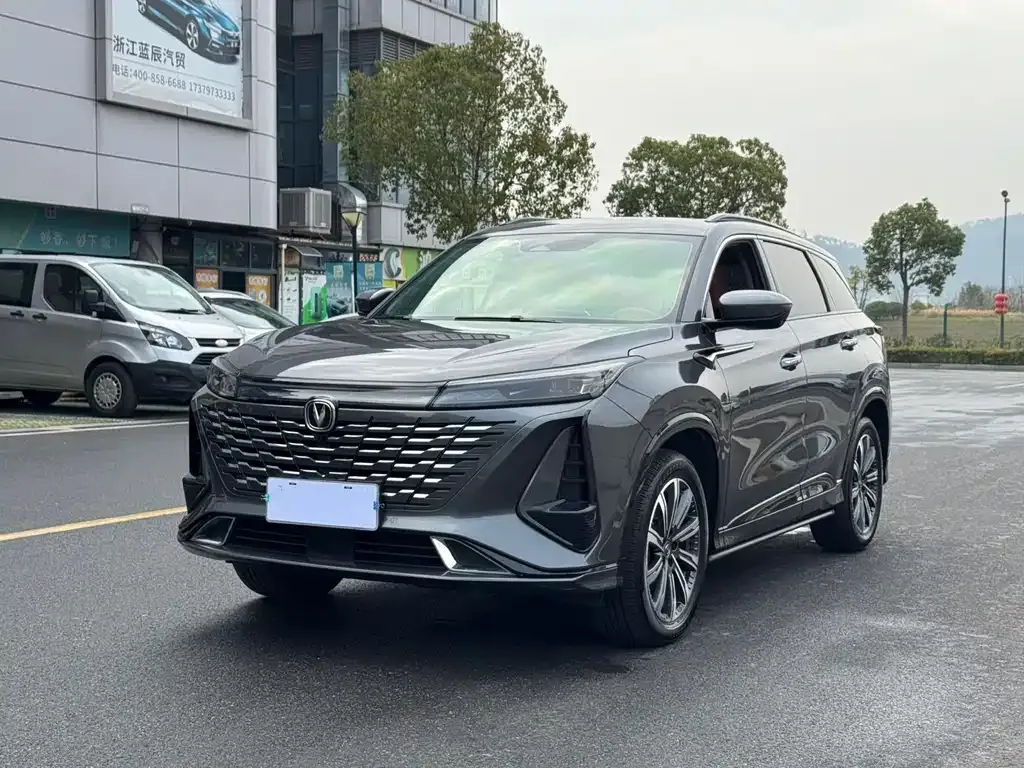 Changan CS75PLUS — фото 1