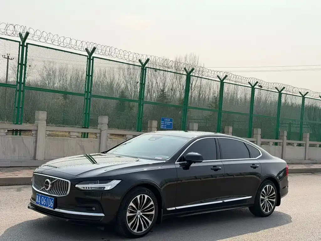Volvo S90 — фото 1