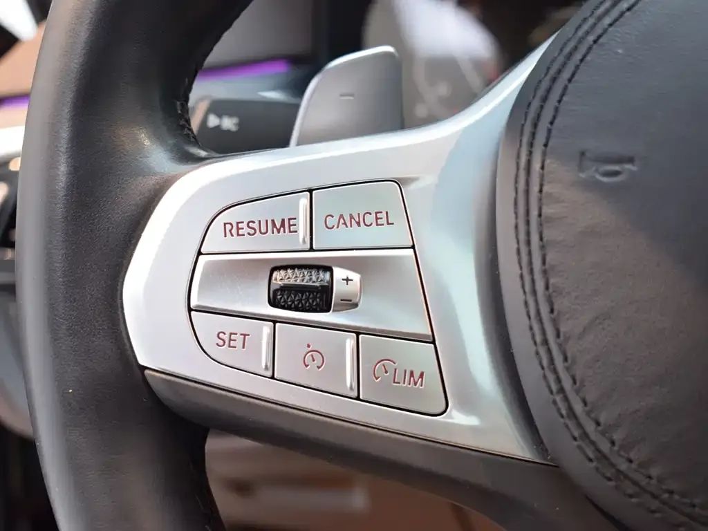 BMW 5 Series 2023 из CN, фото 9