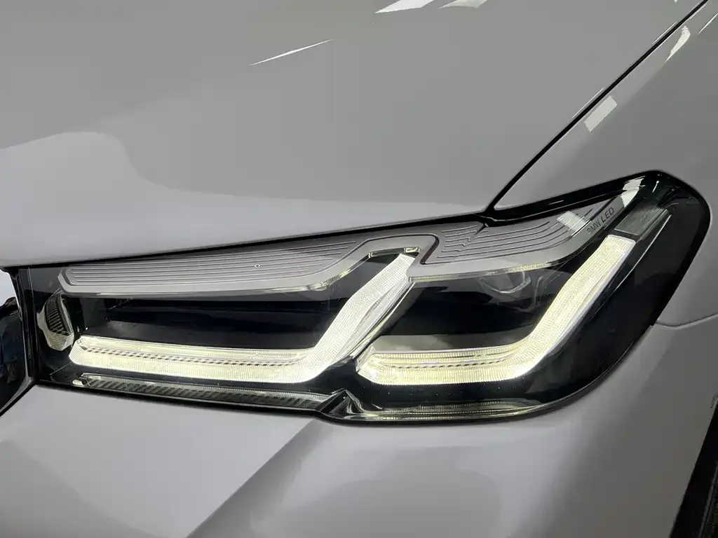 BMW 5 Series — фото 10