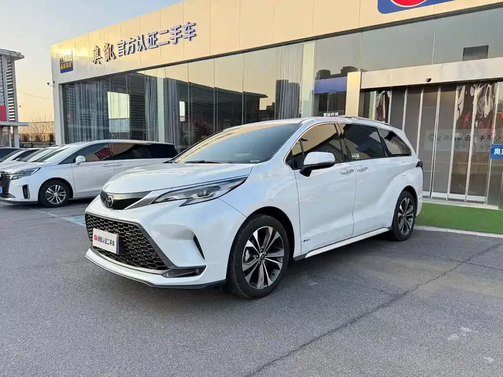 Toyota Granvia 2024 из CN, фото 1