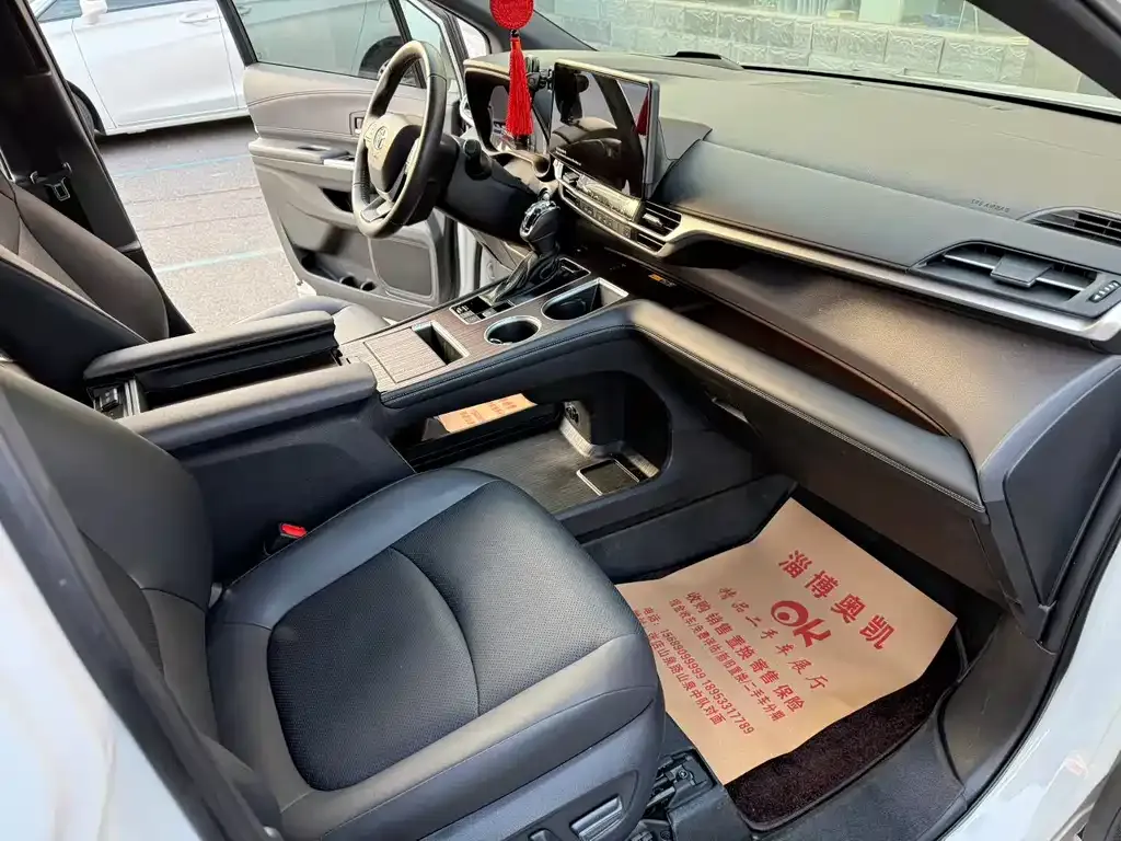 Toyota Granvia 2024 из CN, фото 8