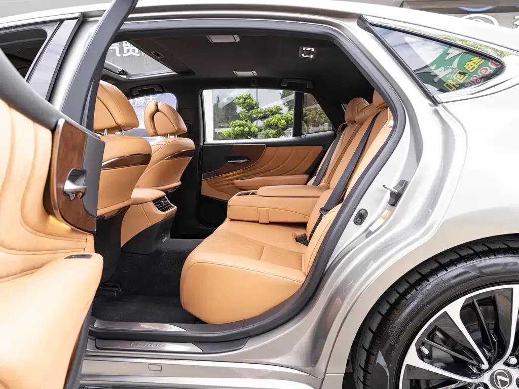 Lexus LS 2021 из CN, фото 10