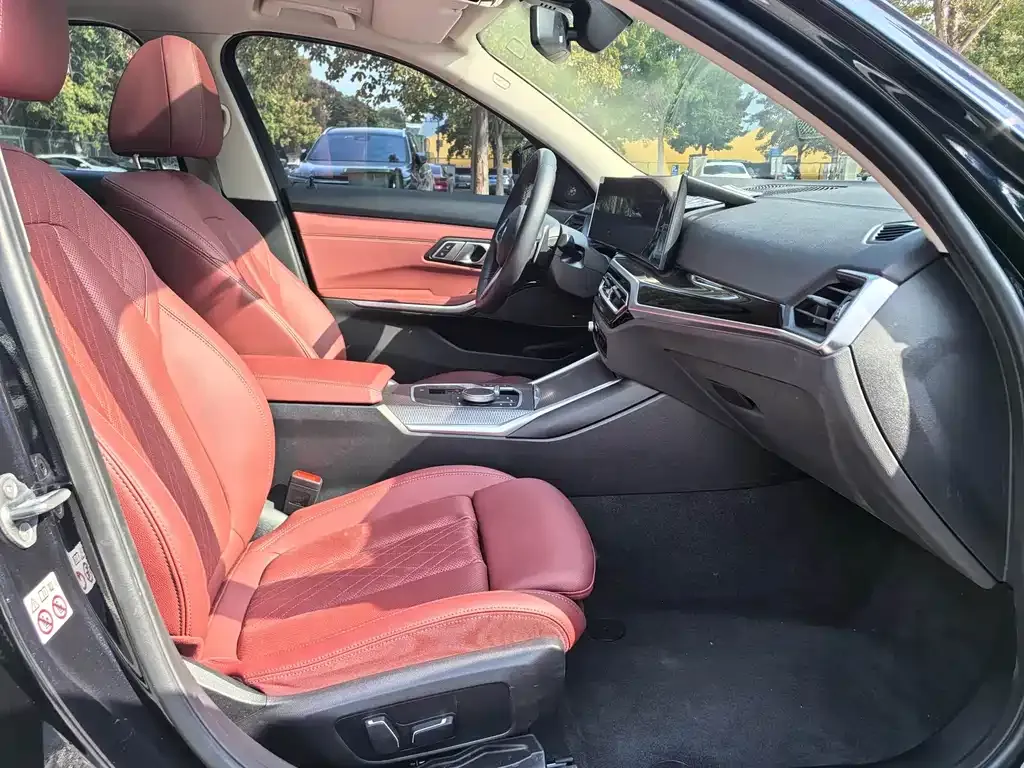 BMW 3 Series 2024 из CN, фото 2