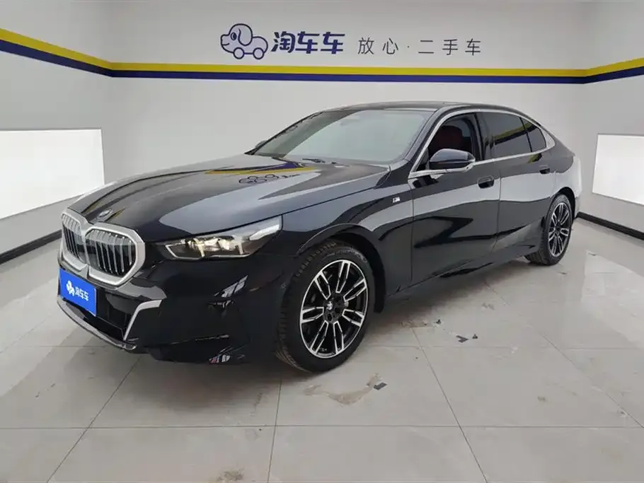 BMW 5 Series — фото 1