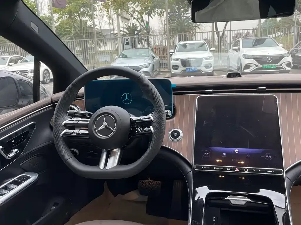 Mercedes-Benz EQE 2025 из CN, фото 3