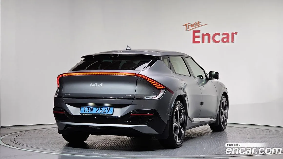 Kia EV6 — фото 10