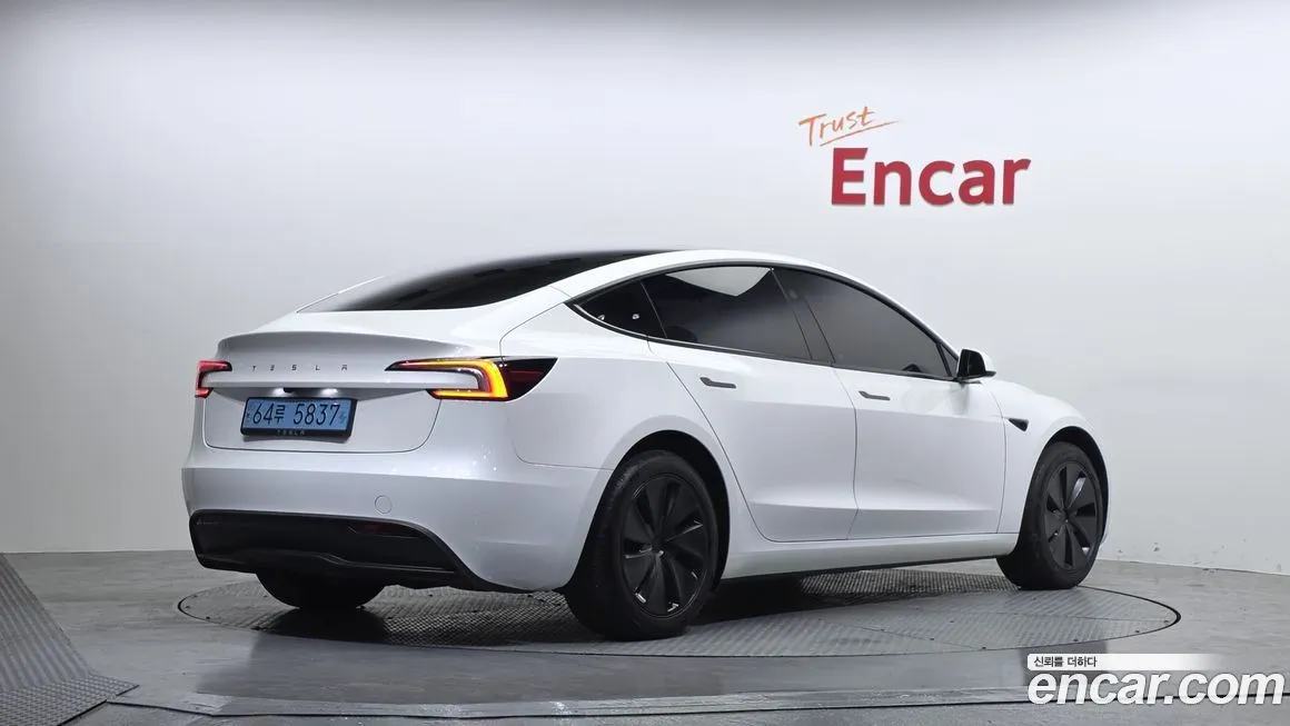 Tesla Model 3 2024 из KR, фото 3