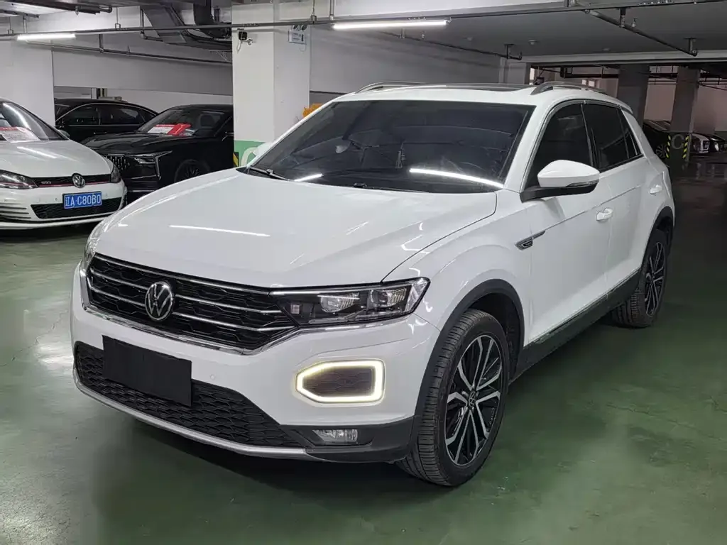 Volkswagen T-Roc — фото 1