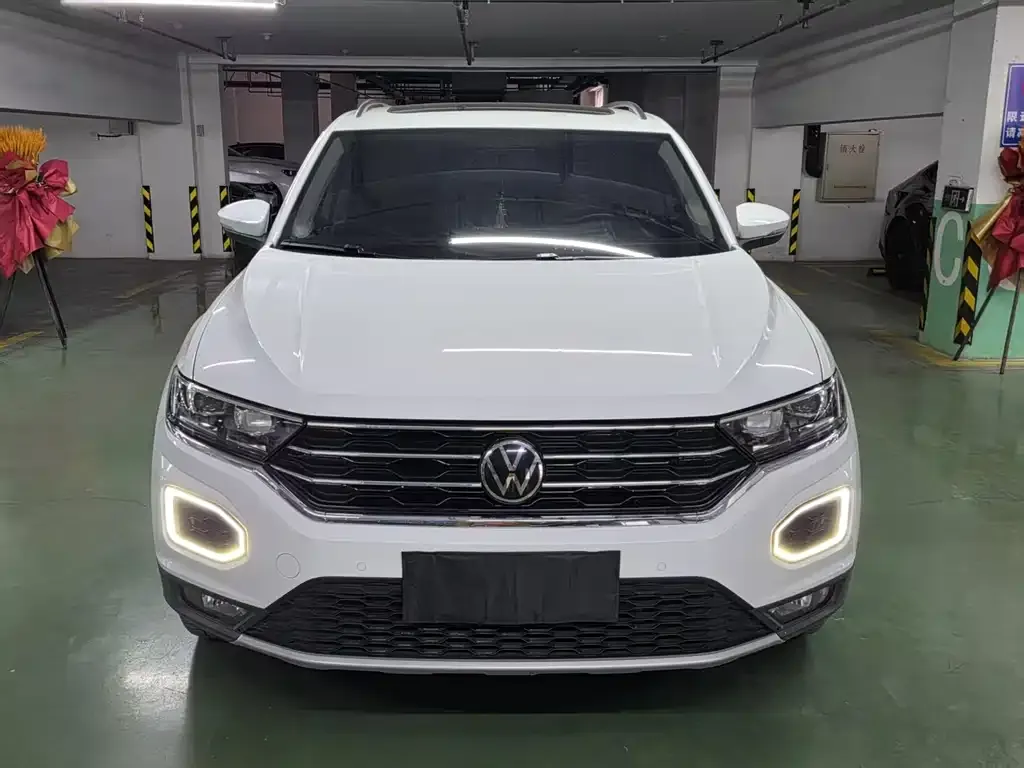 Volkswagen T-Roc — фото 10