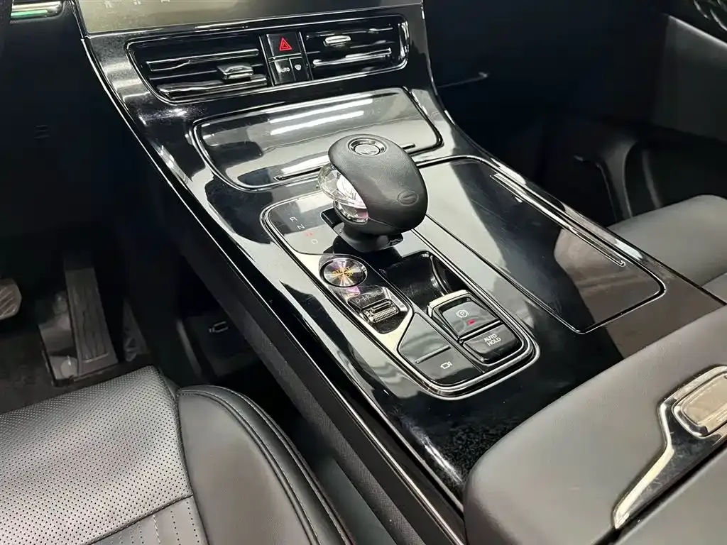 GAC Motor Trumpchi M8 — фото 10