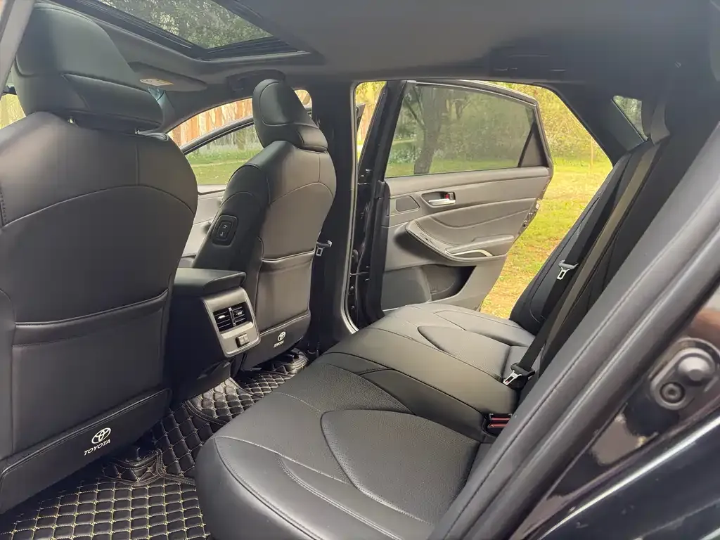 Toyota Avalon 2023 из CN, фото 4