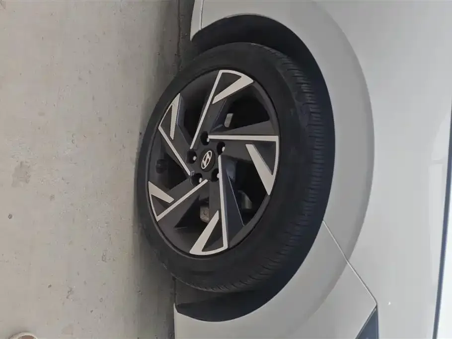 Hyundai Elantra — фото 2