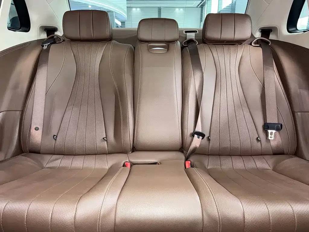 Mercedes-Benz E-Class — фото 6