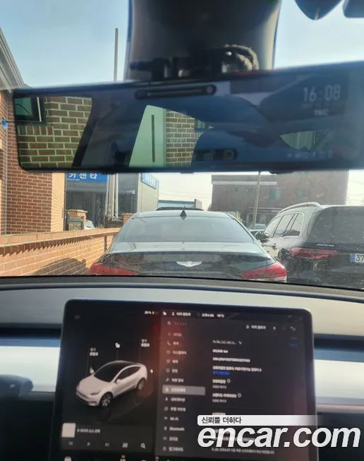 Tesla Model Y — фото 4