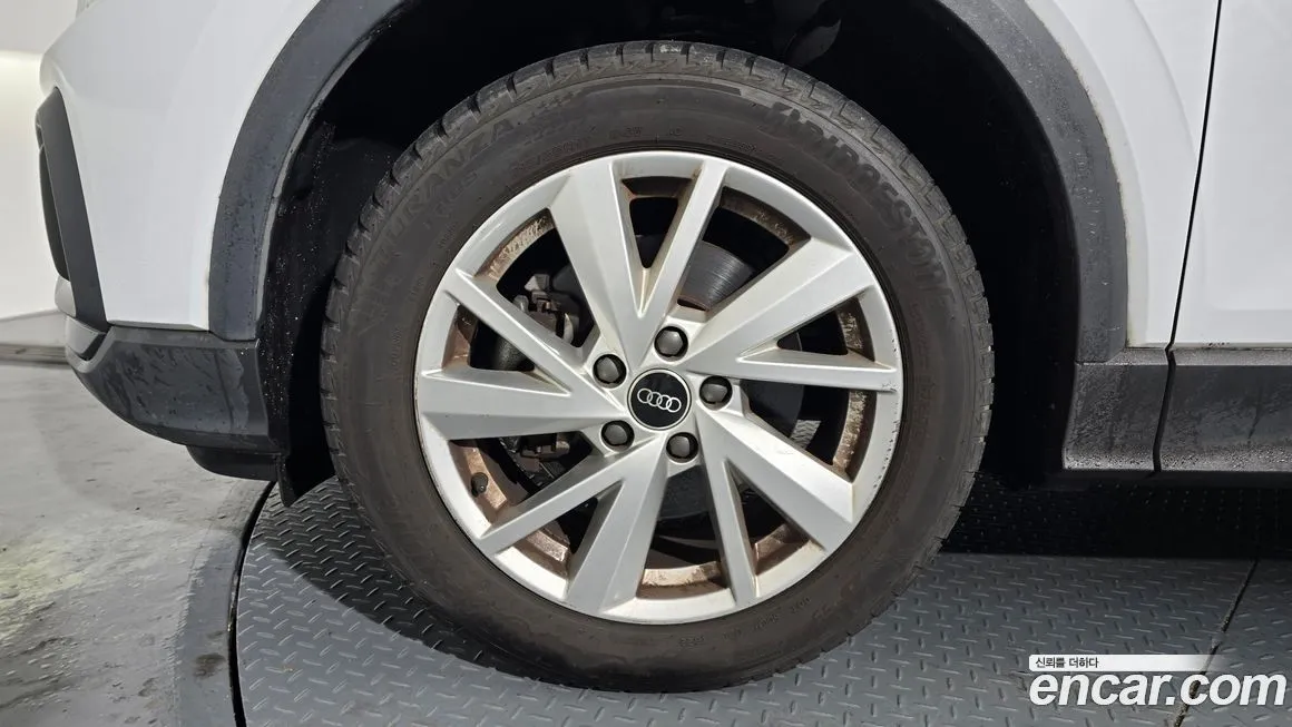 Audi Q2 2023 из KR, фото 5