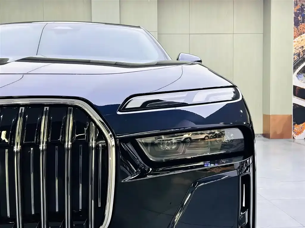 BMW 7 Series — фото 4
