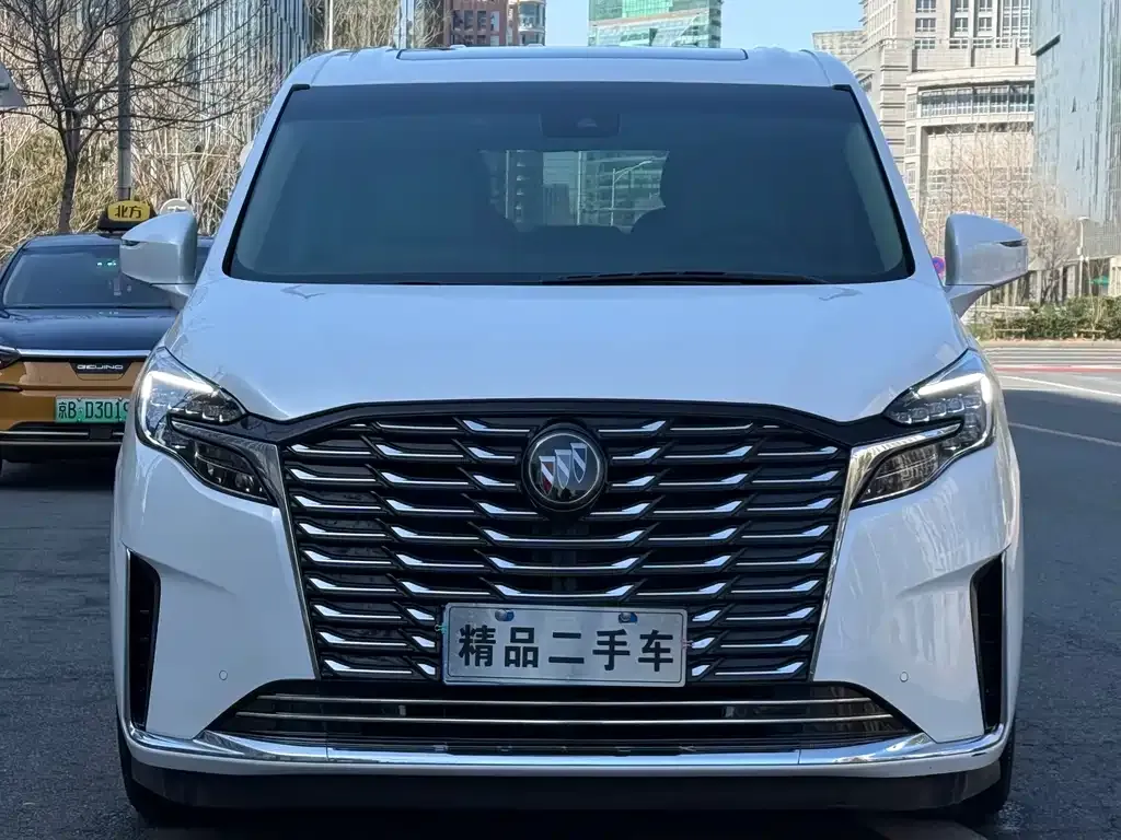 Buick GL8 2024 из CN, фото 3
