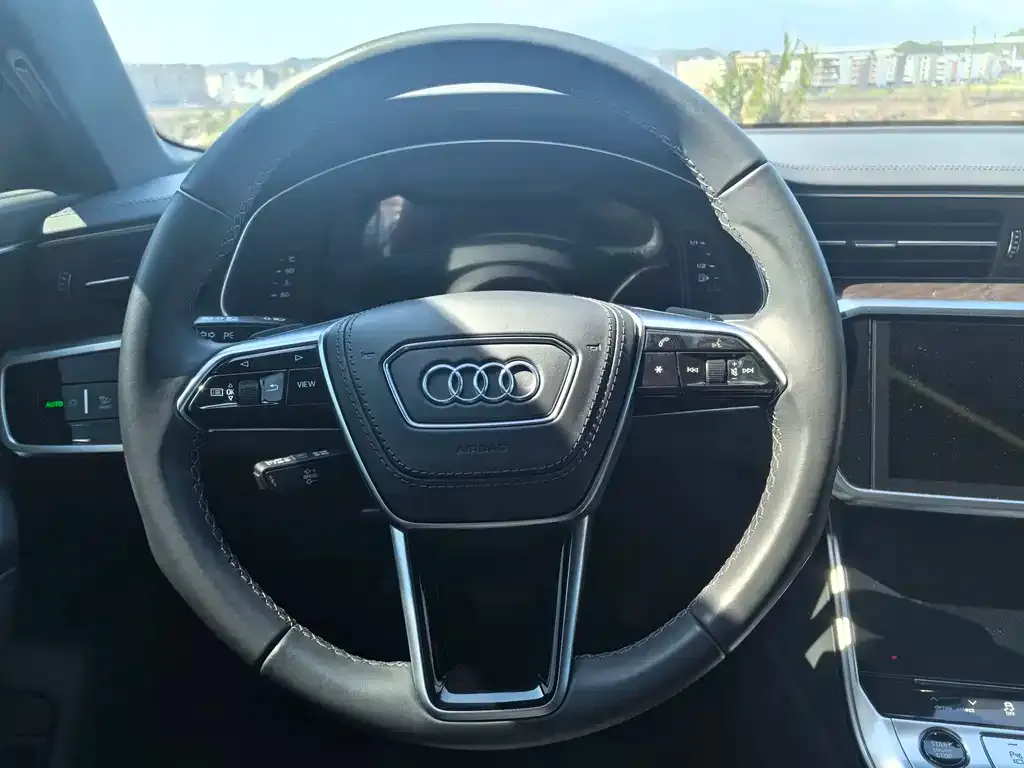 Audi A6L — фото 2