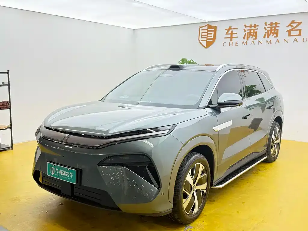 BYD Tang L — фото 1