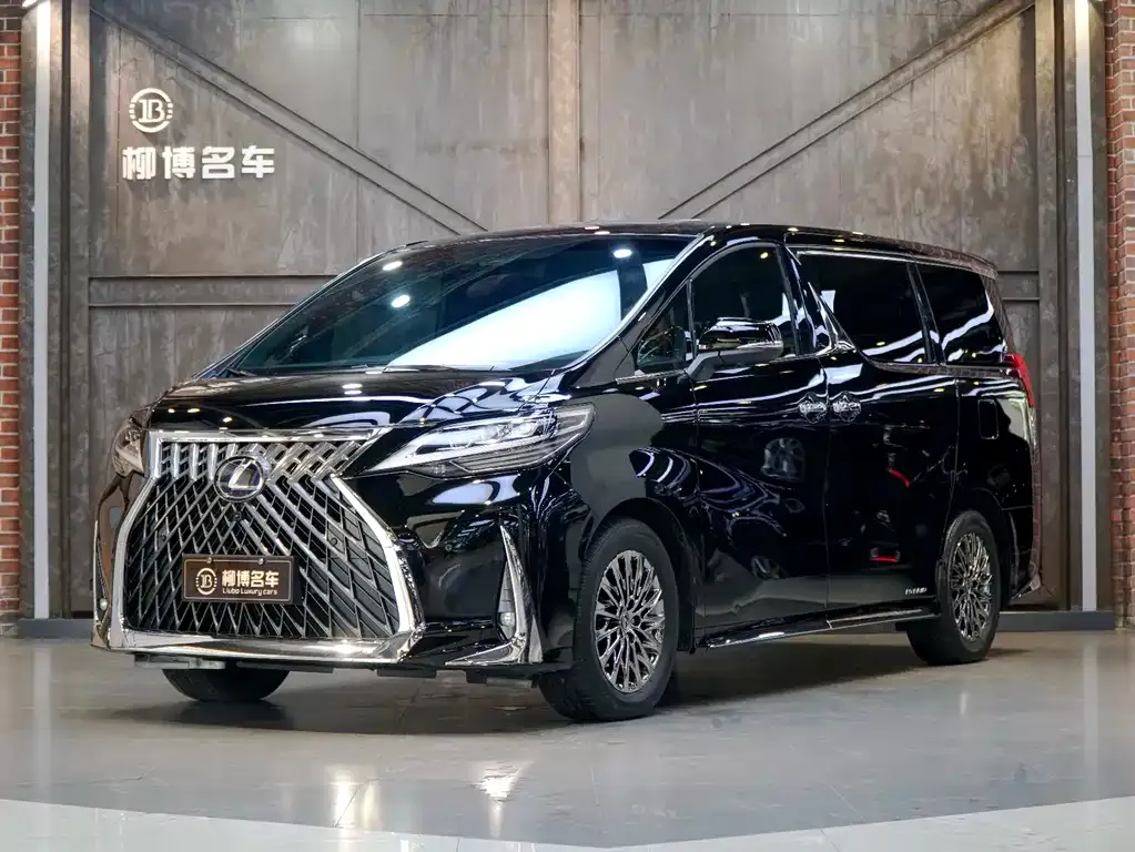 Lexus LM