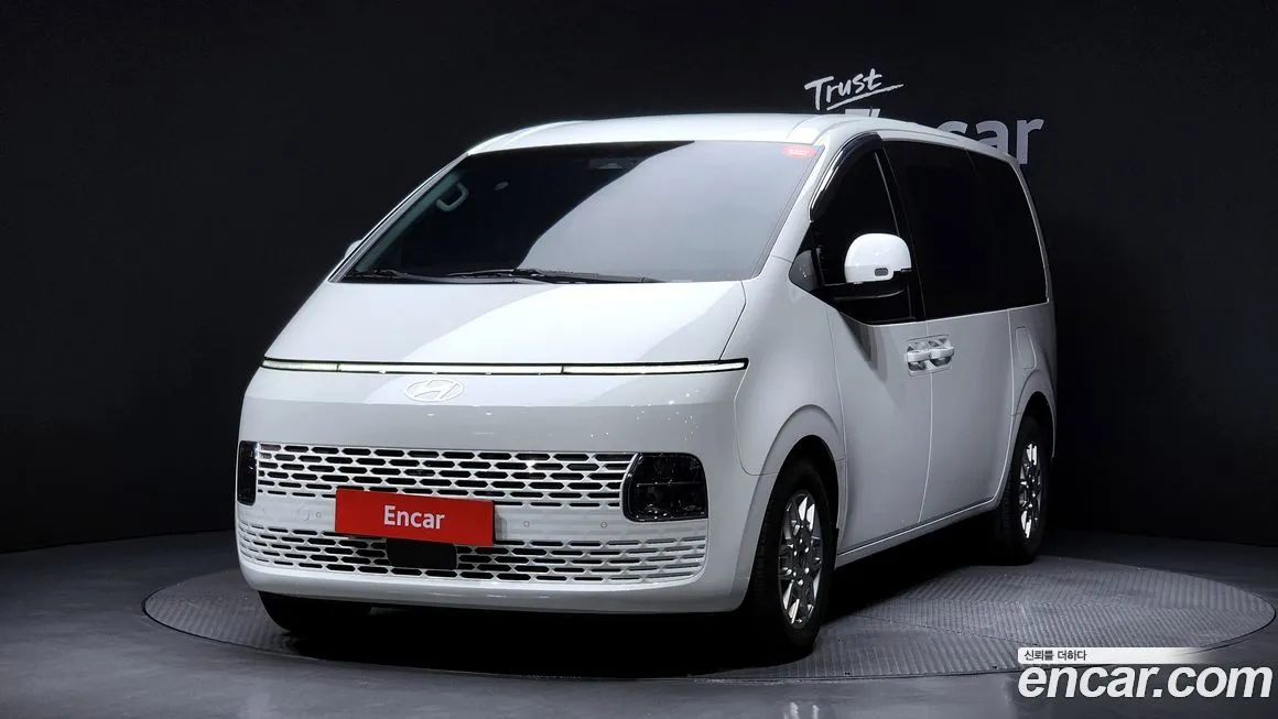 Hyundai Staria — фото 1
