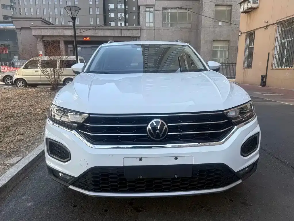 Volkswagen T-Roc — фото 6
