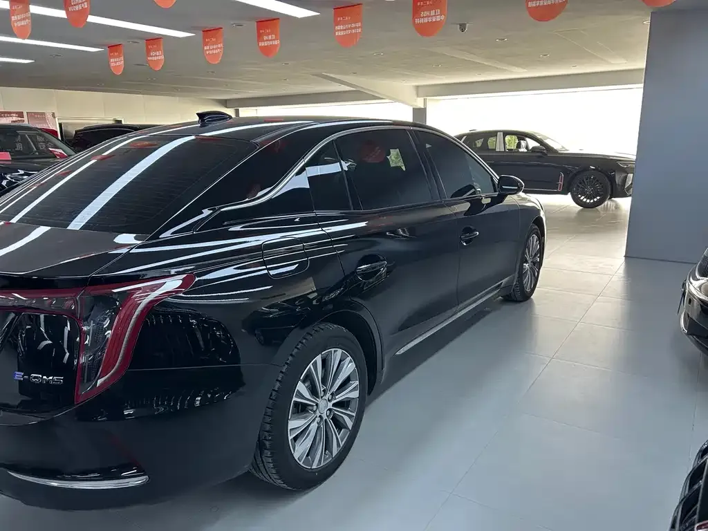 Hongqi E-QM5 — фото 3
