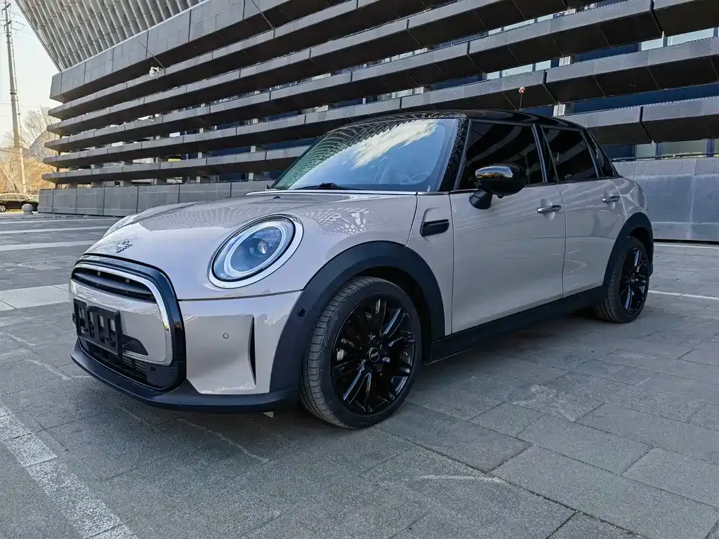 MINI Cooper (3-door) — фото 1