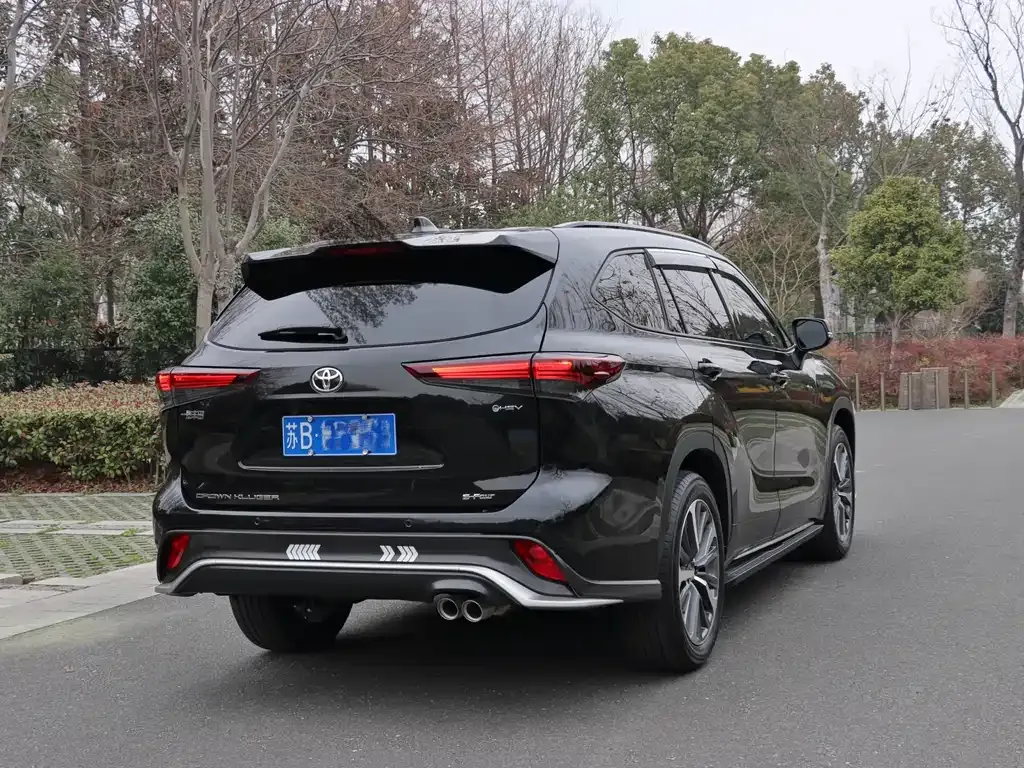 Toyota Crown Kluger 2025 из CN, фото 9