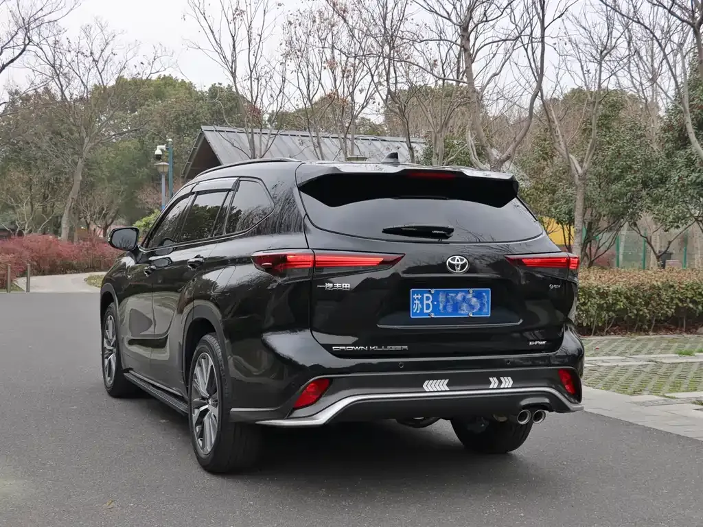 Toyota Crown Kluger 2025 из CN, фото 6